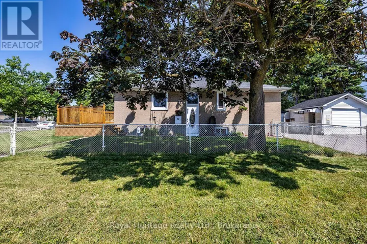 42 THORNCROFT CRESCENT, Ajax (South East), Ontario L1S2S2