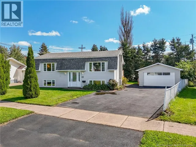 25 Satinwood Drive, Moncton, New Brunswick E1G1C3