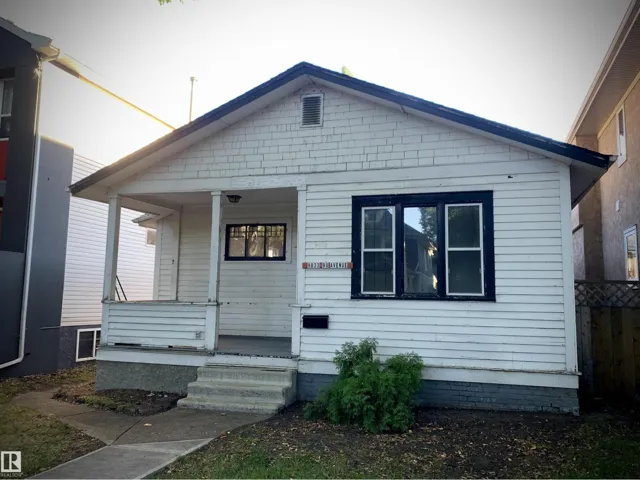 9833 90 AV NW, Edmonton, Alberta T6E2T2