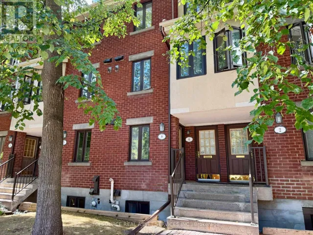 8 BLUE MOON PRIVATE, Ottawa, Ontario K1K4K6