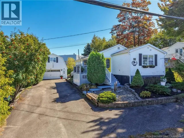 636 Barclay Loop, Fredericton, New Brunswick E3B7L8
