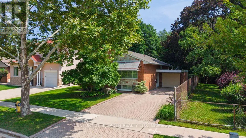109 WINCOTT DRIVE, Toronto (Kingsview Village-The Westway), Ontario M9R2P5