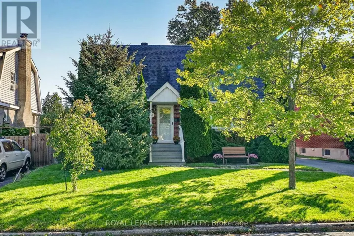 567 REDWOOD AVENUE, Ottawa, Ontario K2A3E7