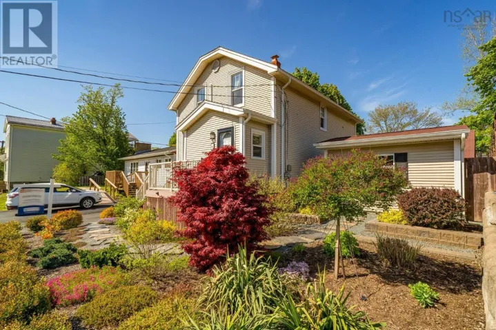 8 Eaton Avenue, Dartmouth, Nova Scotia B2Y2X5