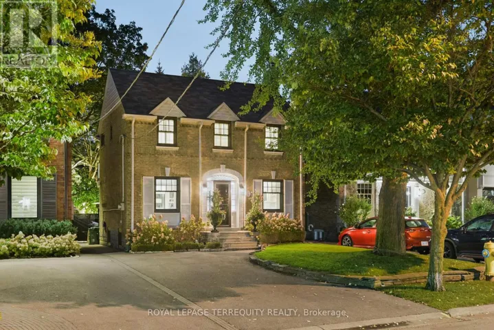 37 DE VERE GARDENS, Toronto (Bedford Park-Nortown), Ontario M5M3E6