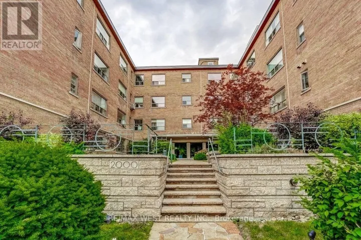 203 - 2000 BLOOR STREET W, Toronto (High Park North), Ontario M6P3L2