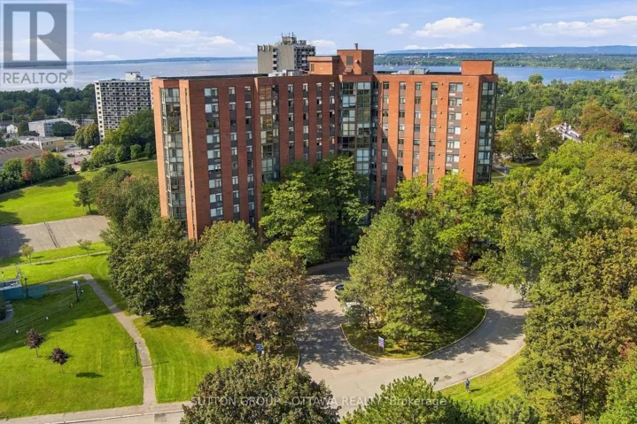 1002 - 2871 RICHMOND ROAD, Ottawa, Ontario K2B8M5