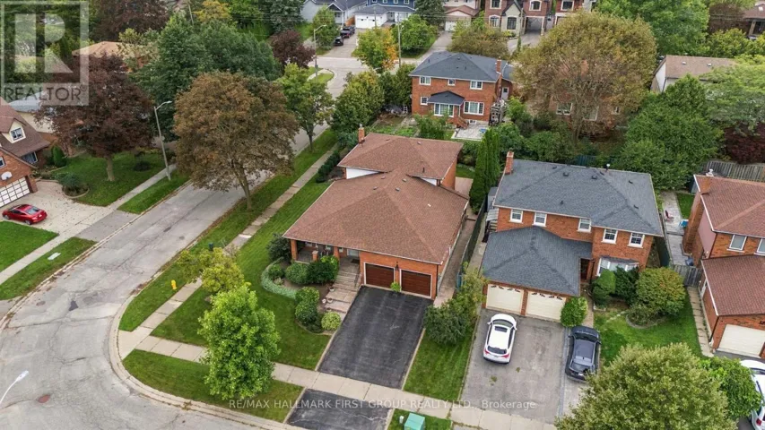 520 MCLEOD CRESCENT, Pickering (Rosebank), Ontario L1W3M5