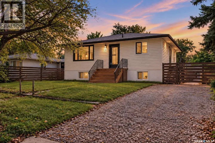 1023 Coteau STREET W, Moose Jaw, Saskatchewan S6H5G3