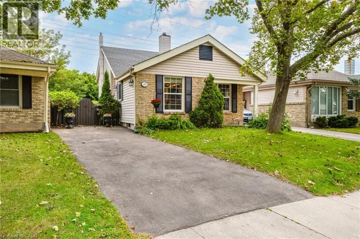 42 MACTEITH Court, Cambridge, Ontario N1R7B9