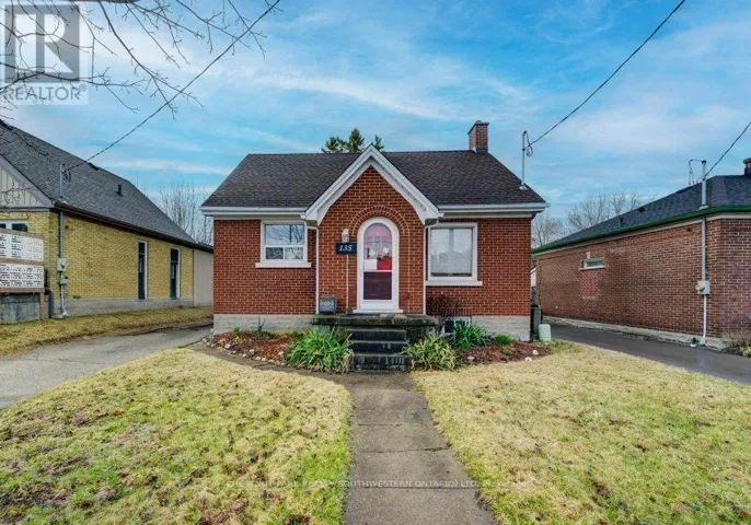 135 STIRLING AVENUE, Kitchener, Ontario N2G3N8