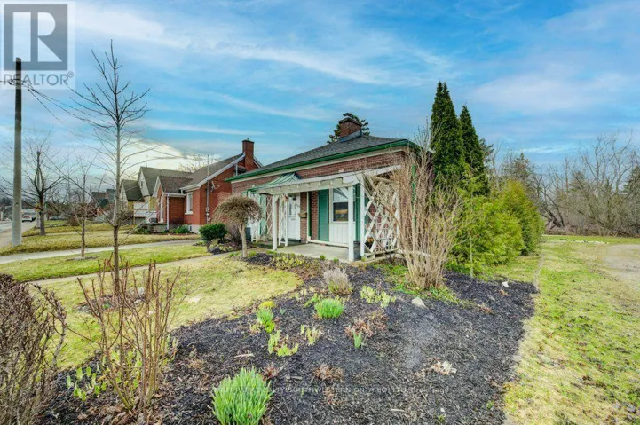 139 STIRLING AVENUE, Kitchener, Ontario N2G3N8