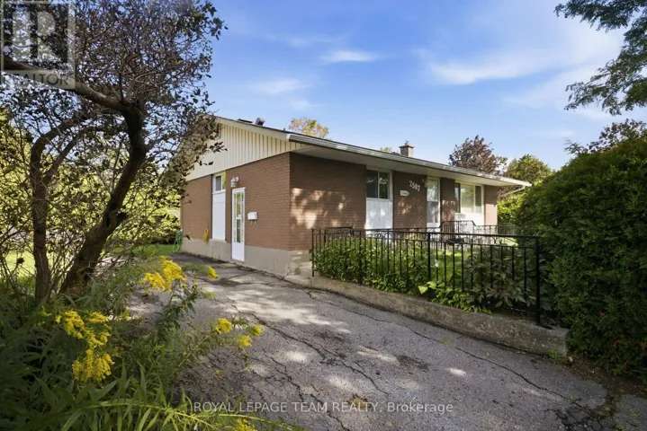 2587 ROMAN AVENUE, Ottawa, Ontario K2B7Y1