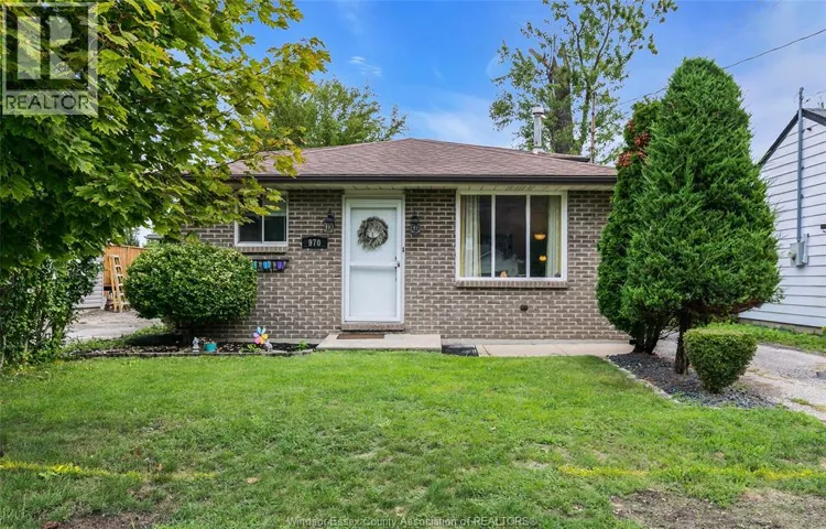 970 JARVIS AVENUE, Windsor, Ontario N8P1C9