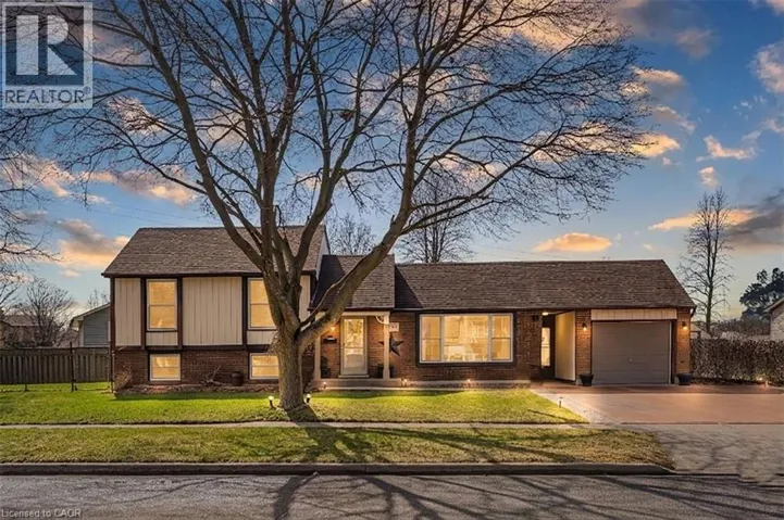 153 THE GREENWAY Way, Cambridge, Ontario N1R6L6