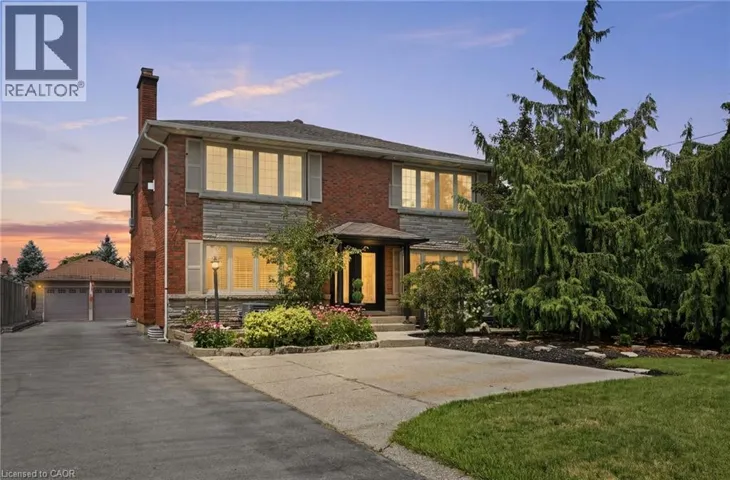 33 CENTENNIAL Parkway S, Hamilton, Ontario L8G2C1
