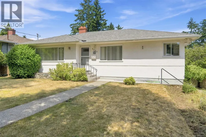 2430 Camelot Rd, Saanich, British Columbia V8N1J3