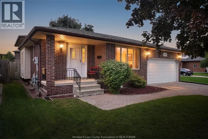 12075 ST. THOMAS CRESCENT, Tecumseh, Ontario N8N3V6