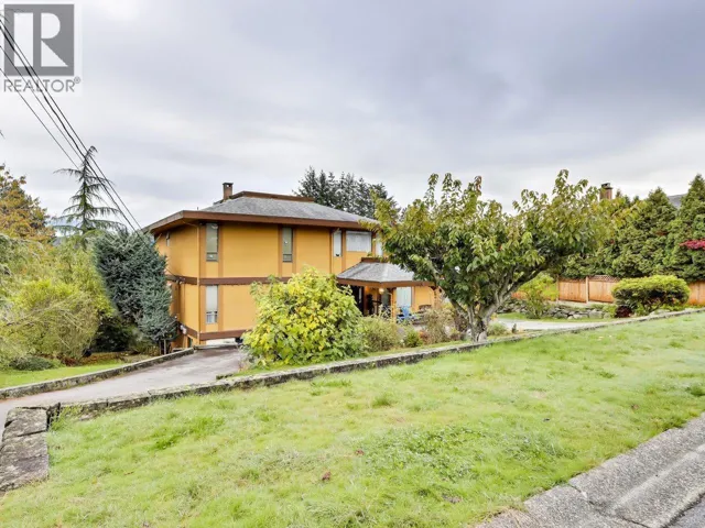 534 BEACHVIEW DRIVE, North Vancouver, British Columbia V7G1P9