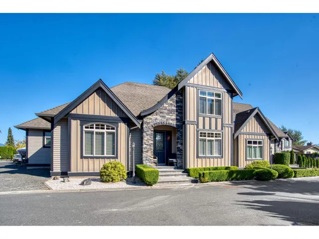 2368 BEDFORD PLACE, Abbotsford, British Columbia V2T4A5