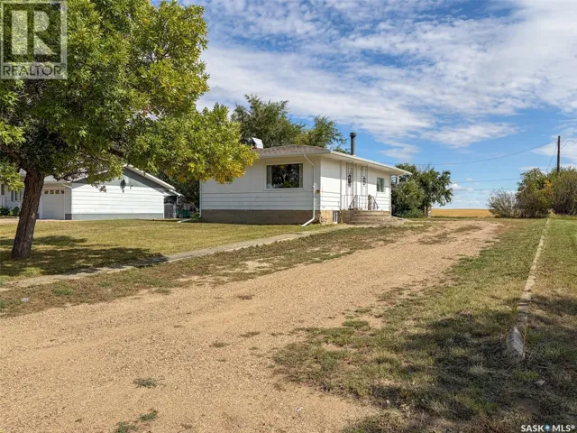 108 1st STREET E, Climax, Saskatchewan S0N0N0