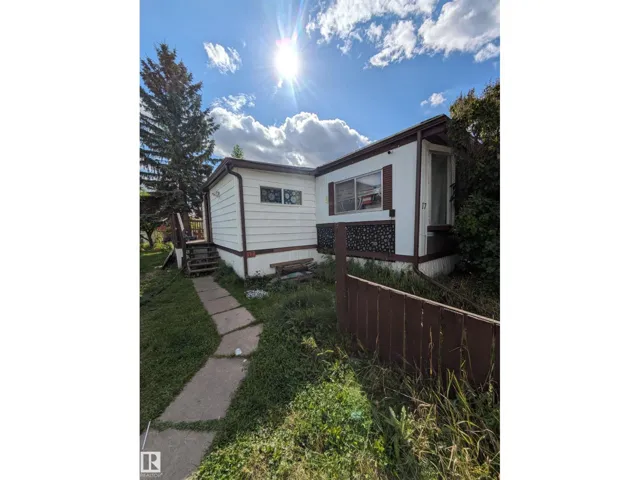 17 Evergreen Ave NW, Edmonton, Alberta T5Y4M2