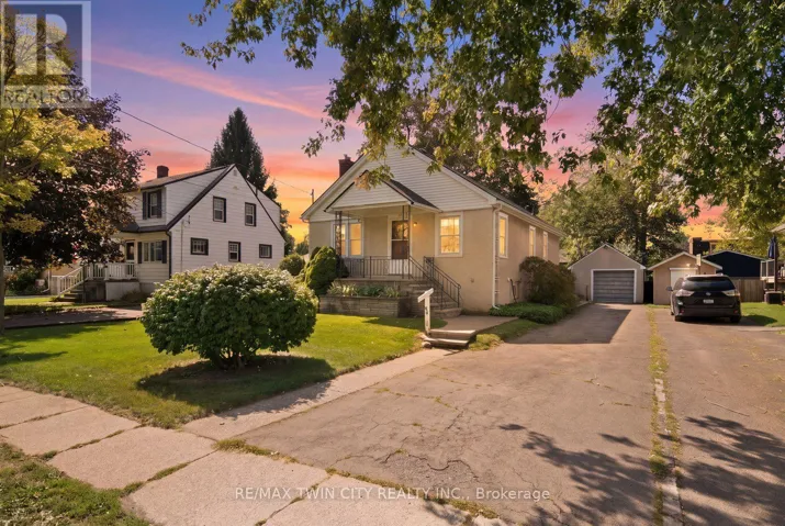 86 FOREST AVENUE, Port Colborne (Sugarloaf), Ontario L3K5E4