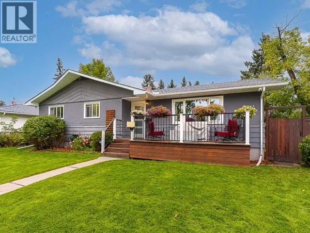 44 Winchester Crescent SW, Calgary, Alberta T3C2T8