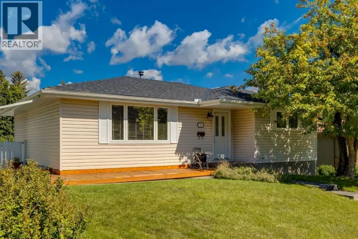 728 Canfield Place SW, Calgary, Alberta T2W1K6
