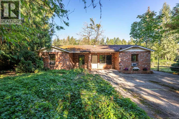 2547 Mabley Rd, Courtenay, British Columbia V9N9K2