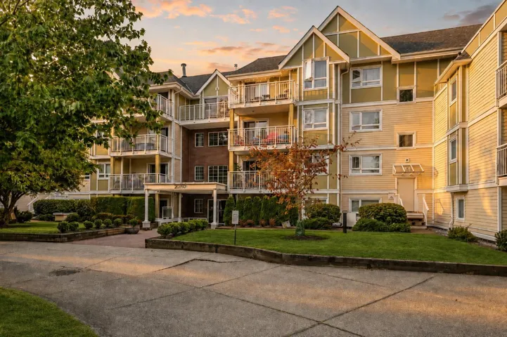 108 20189 54 AVENUE, Langley, British Columbia V3A3W2