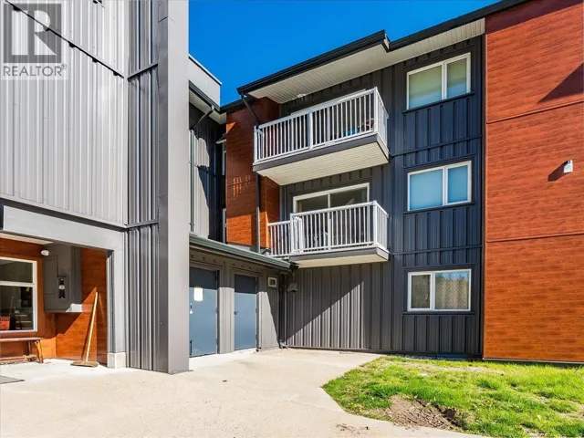 880 WORDSWORTH Avenue Unit# 201, Warfield, British Columbia V1R2V9