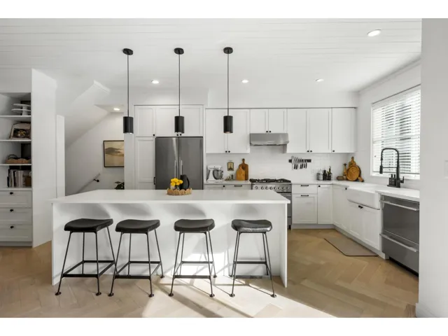 4 16570 24A AVENUE, Surrey, British Columbia V3Z1H7