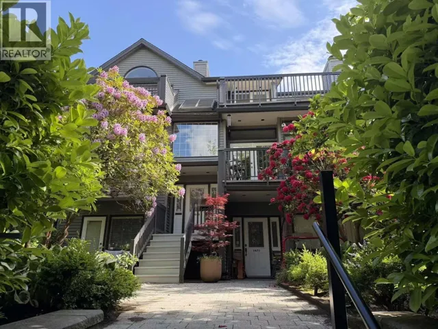 1868 W 15TH AVENUE, Vancouver, British Columbia V6J2L1