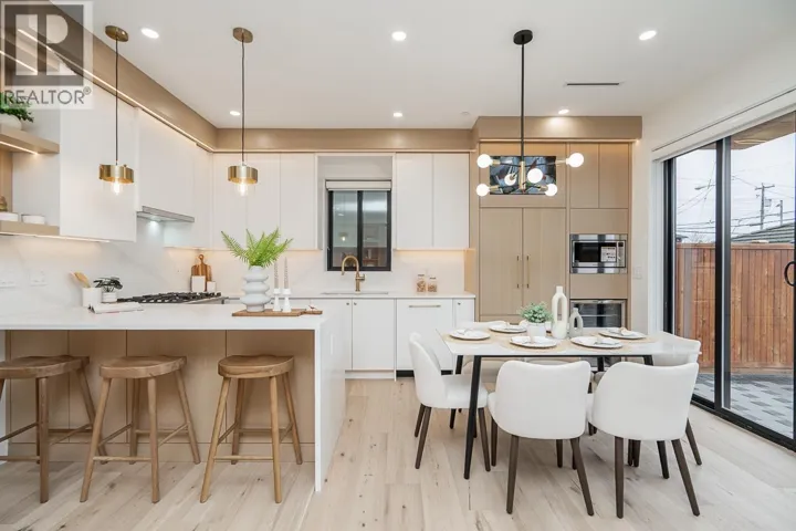 2 150 E 51ST AVENUE, Vancouver, British Columbia V5X1C3