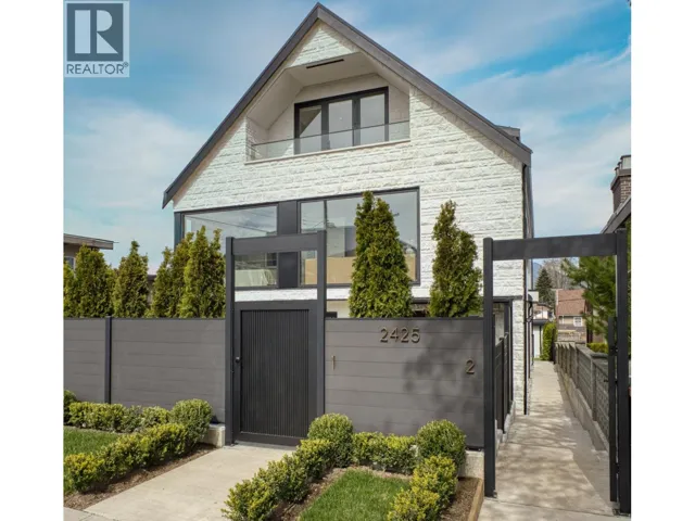 2 2425 KITCHENER STREET, Vancouver, British Columbia V5K3C4