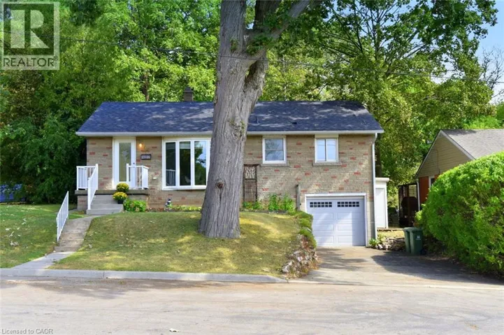 24 DELSEY Street, Dundas, Ontario L9H1S1