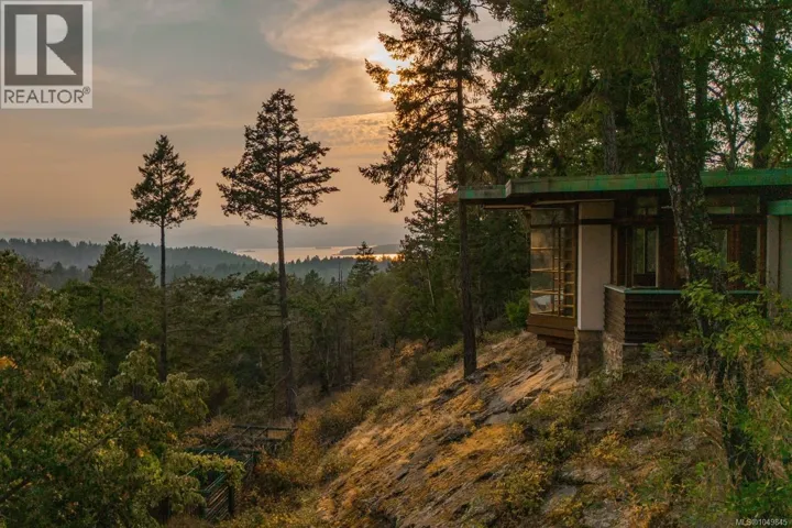 3326 Port Washington Rd, Pender Island, British Columbia V0N2M1