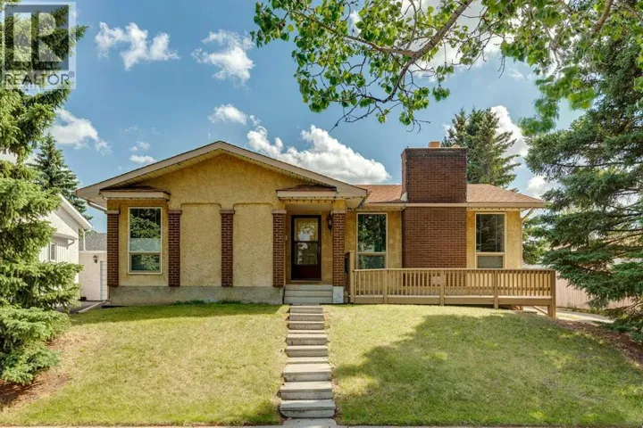 11248 Braeside Drive SW, Calgary, Alberta T2W3E4
