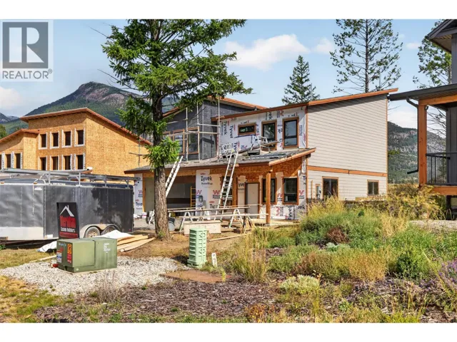 1210 Swansea Crescent, Windermere, British Columbia V0B1J0