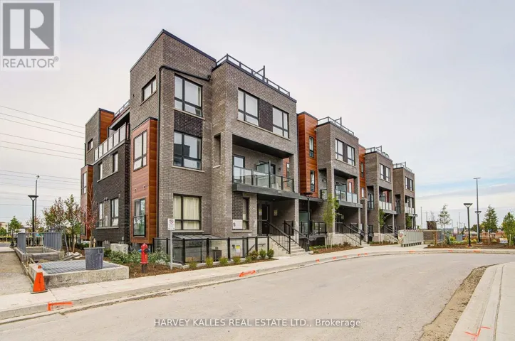 28 - 18 LYTHAM GREEN CIRCLE, Newmarket (Glenway Estates), Ontario L3Y0H4