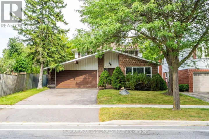 925 RUNNINGBROOK DRIVE, Mississauga (Applewood), Ontario L4Y2S6