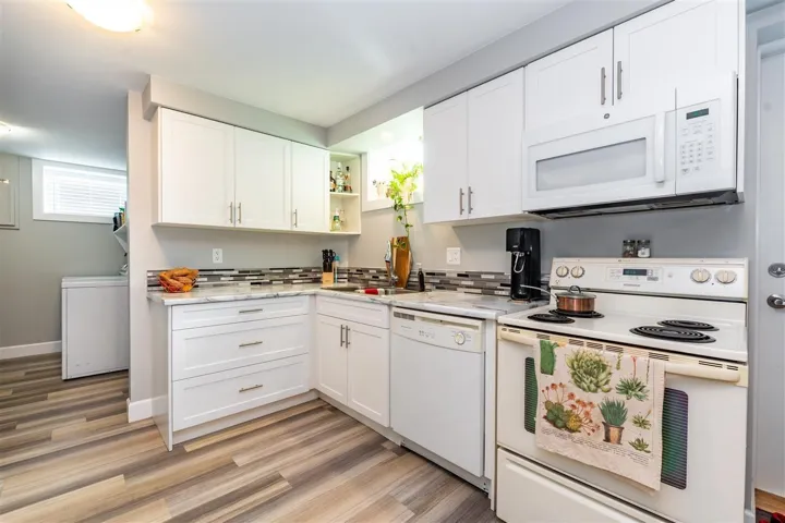 7407 CRESTWOOD DRIVE, Sardis West Vedder, Chilliwack, British Columbia V2R1K2