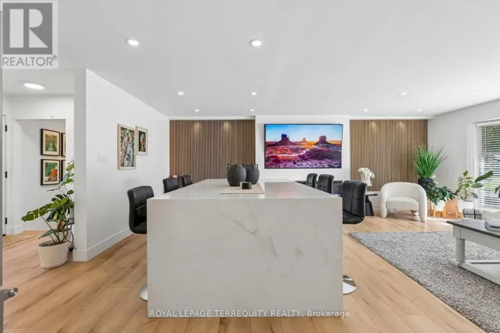 2 RICHBOURNE COURT, Toronto (Tam O'Shanter-Sullivan), Ontario M1T1T6