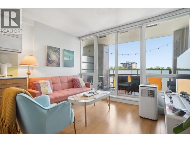 709 718 MAIN STREET, Vancouver, British Columbia V6A0B1