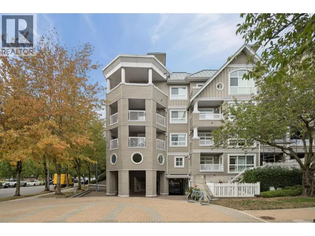 323 5900 DOVER CRESCENT, Richmond, British Columbia V7C5R4