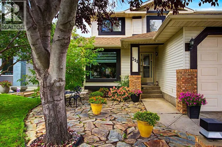 311 Douglasbank Green SE, Calgary, Alberta T2Z1V7