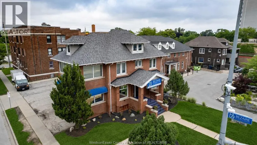 1395 OUELLETTE AVENUE, Windsor, Ontario N8X1J6