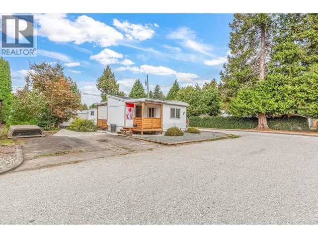 32 21163 LOUGHEED HIGHWAY, Maple Ridge, British Columbia V2W2R4