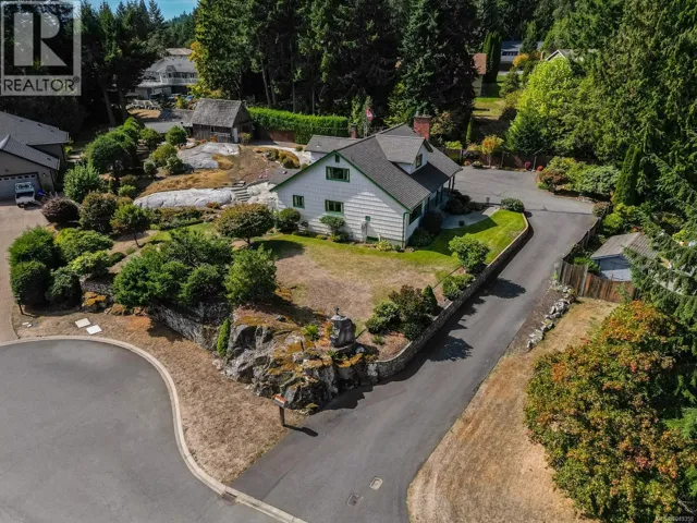 8620 Forest Park Pl, North Saanich, British Columbia V8L5Z7